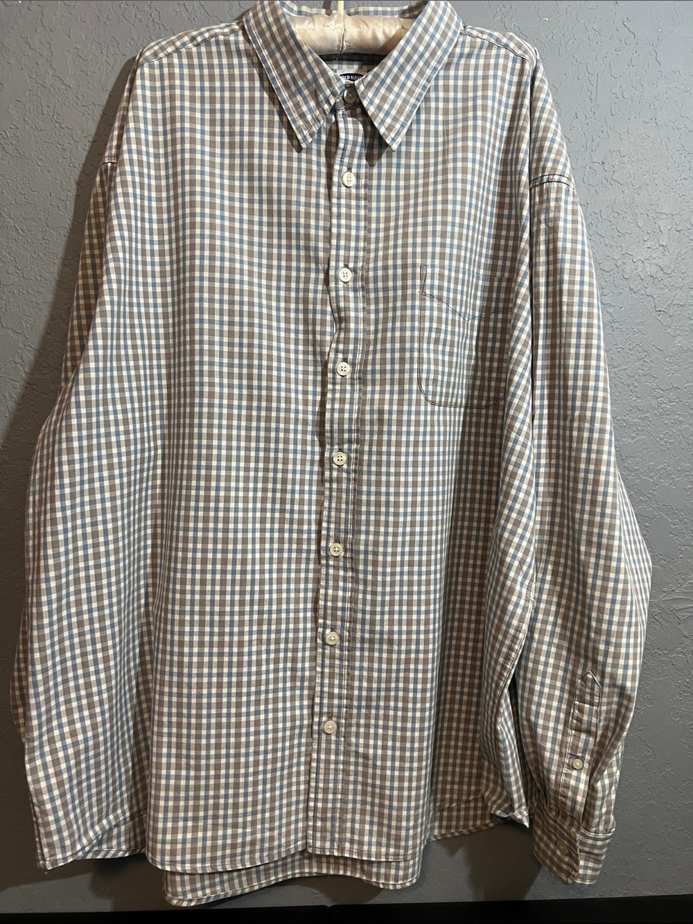 Old Navy Men's Button-Down Shirt in Blue and Tan